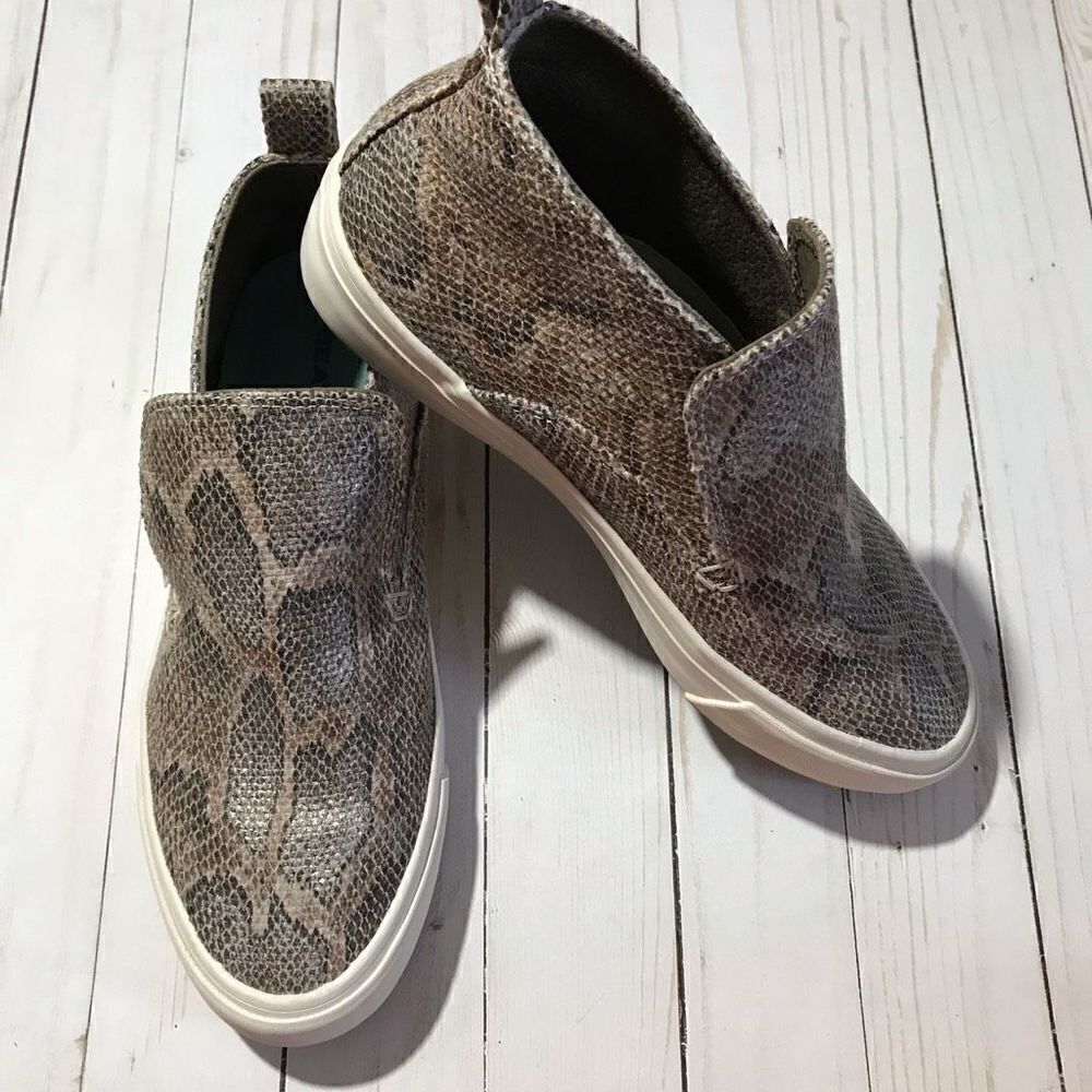 SeaVees SZ 8.5 slip on beige snake skin print shoes Huntington